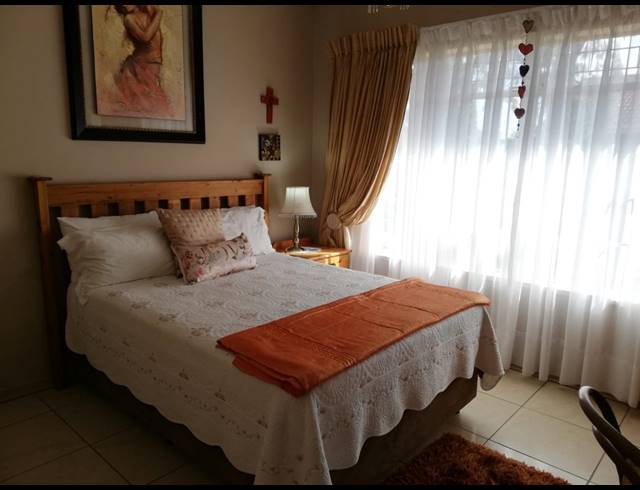 5 BEDROOM HOUSE FOR SALE IN FALCON RIDGE
